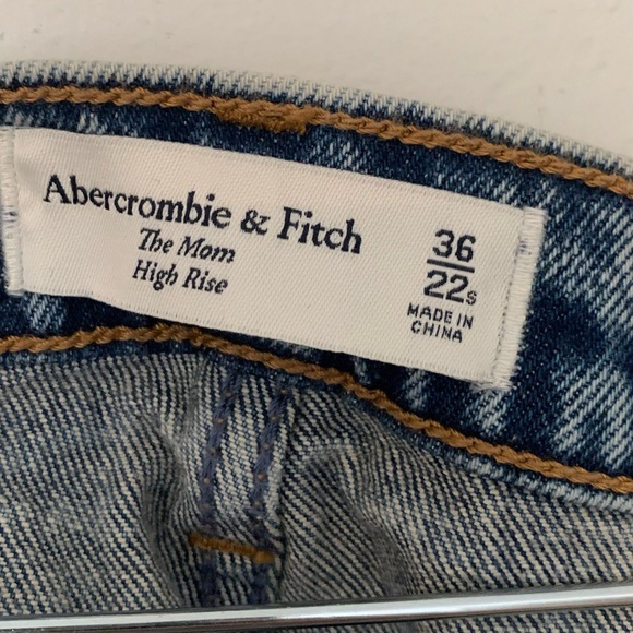 Abercrombie & Fitch Mom High Rise Womens 36/22 Leg Distressed Blue Jeans New - Picture 4 of 6